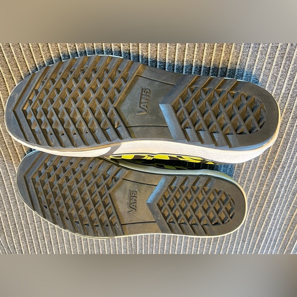 Neon Green and Black Vans - Picture 5 of 7